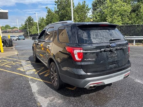 Used 2017 Ford Explorer Platinum AWD/4WD image 4