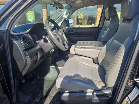 Used 2015 Toyota Tundra SR image 11