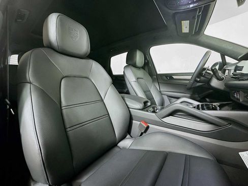 New 2026 Porsche Cayenne GTS AWD/4WD image 30