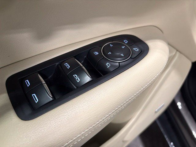 Used 2019 Cadillac XT5 Luxury AWD/4WD image 11