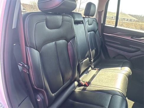 Used 2023 Jeep Grand Cherokee Limited image 28