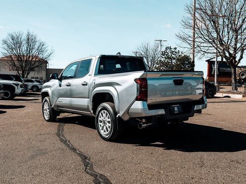 Used 2026 Toyota Tacoma SR5 image 5