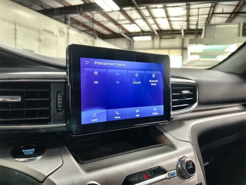Used 2022 Ford Explorer XLT w/ Equipment Group 202A image 34