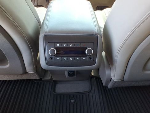 Used 2014 Buick Enclave Leather w/ Trailering Provision Package FWD image 8