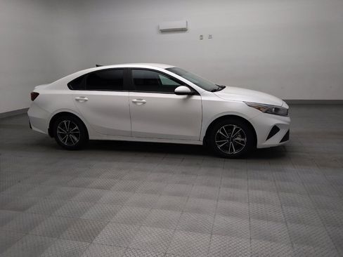 Used 2023 Kia Forte LXS image 11