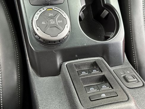 Used 2025 Ford Bronco Outer Banks image 28