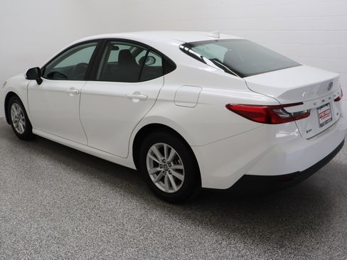 Used 2025 Toyota Camry LE FWD image 9