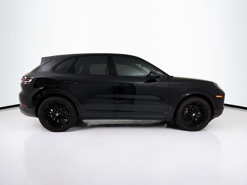 Certified 2024 Porsche Cayenne AWD/4WD image 8