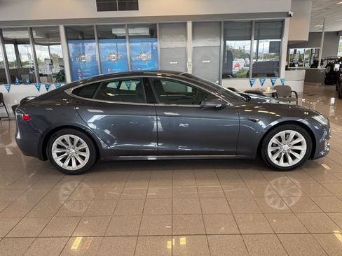 Used 2018 Tesla Model S 100D AWD/4WD image 2