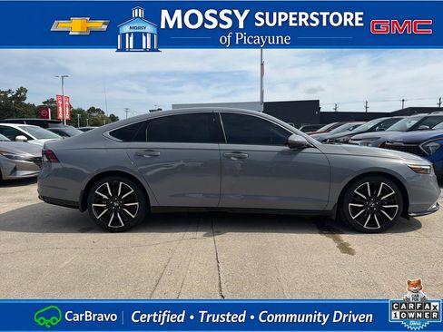 Used 2023 Honda Accord Touring image 7