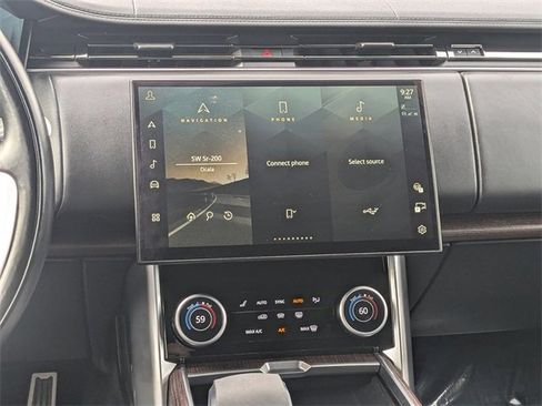 Used 2023 Land Rover Range Rover SE image 12