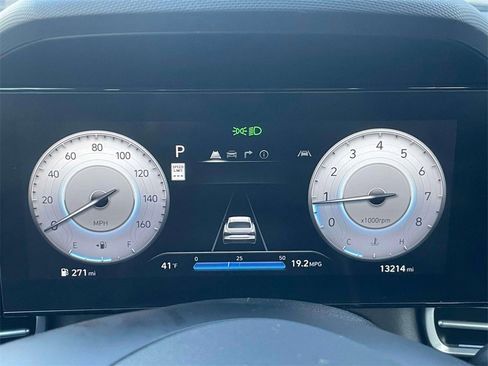 Used 2024 Hyundai Elantra SEL image 25