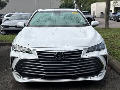 Used 2019 Toyota Avalon XLE w/ Moonroof Package FWD image 2