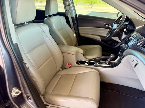 Used 2018 Acura ILX FWD image 15