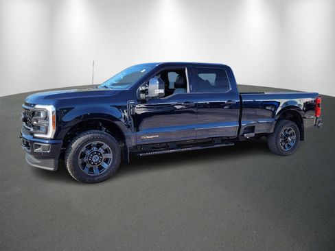 Used 2023 Ford F350 Lariat w/ Lariat Ultimate Package image 3