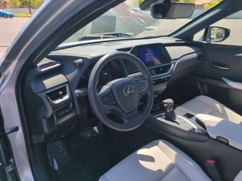 Used 2023 Lexus UX 250h FWD image 13