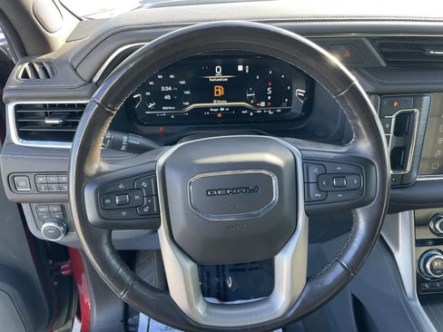 Used 2022 GMC Yukon XL Denali image 13
