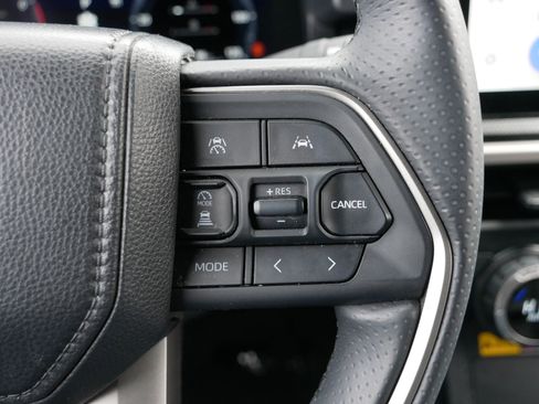 Used 2025 Toyota 4Runner Limited image 30