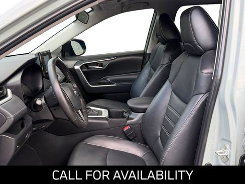 Used 2022 Toyota RAV4 XLE Premium FWD image 10