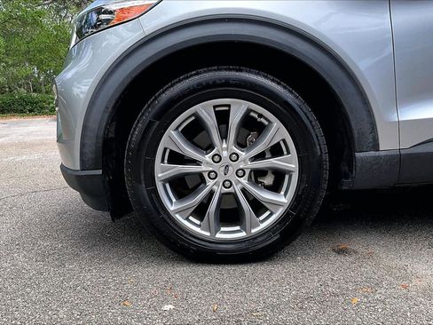 Used 2020 Ford Explorer XLT w/ Equipment Group 202A RWD image 33