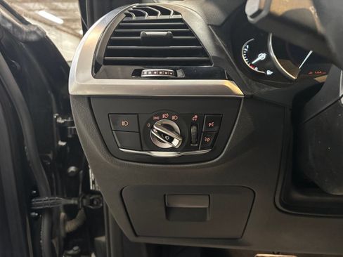 Used 2019 BMW X3 xDrive30i w/ Convenience Package AWD/4WD image 16