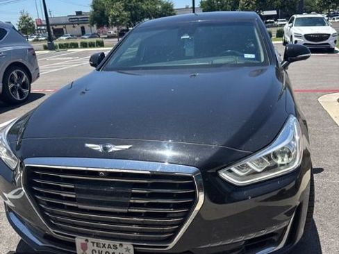 Used 2018 Genesis G90 3.3T Premium RWD image 2