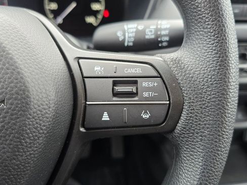 Used 2025 Honda HR-V LX image 18