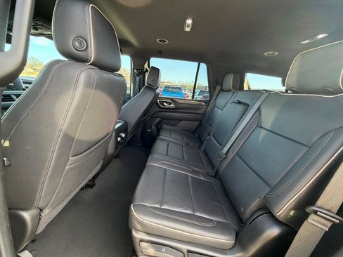 Used 2024 GMC Yukon SLT image 12