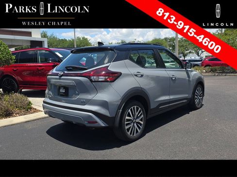 Used 2023 Nissan Kicks SR w/ SR Premium Package FWD image 4