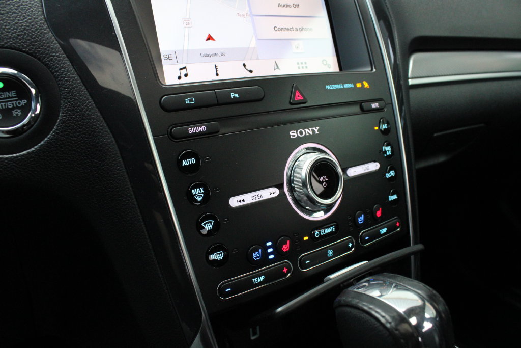 Used 2019 Ford Explorer Sport w/ Equipment Group 401A AWD/4WD image 18