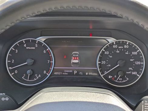 Used 2025 Nissan Rogue SV FWD image 30