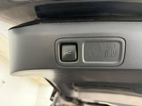 Used 2024 Ford Expedition Max Limited AWD/4WD image 32
