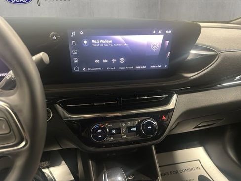 Used 2024 Buick Envista Sport Touring w/ Convenience I Package image 16