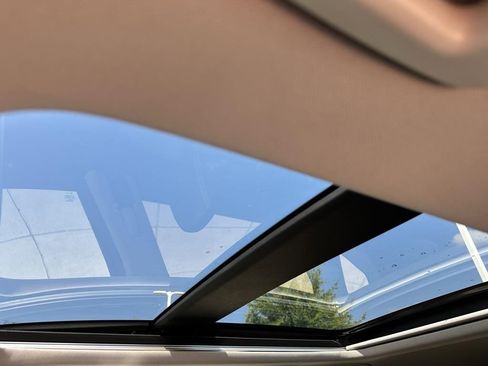 Used 2023 Nissan Rogue SL image 10