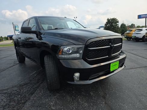 Used 2014 RAM 1500 Express w/ Black Ram 1500 Express Group AWD/4WD image 9