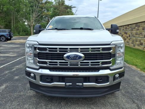 Used 2024 Ford F250 XLT AWD/4WD image 3