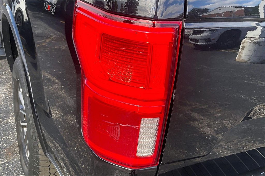 Used 2019 Ford F150 XLT w/ Equipment Group 302A Luxury AWD/4WD image 29