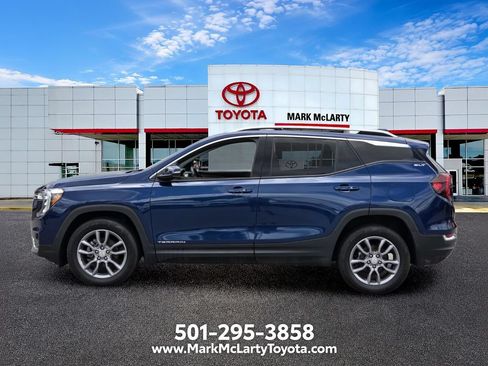 Used 2022 GMC Terrain SLT AWD/4WD image 2
