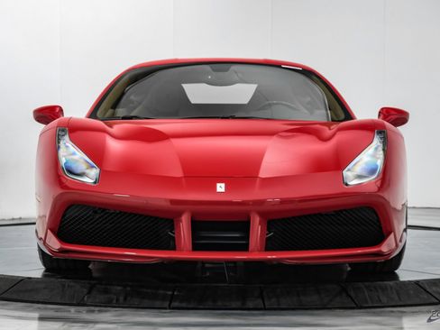 Used 2017 Ferrari 488 GTB RWD image 34