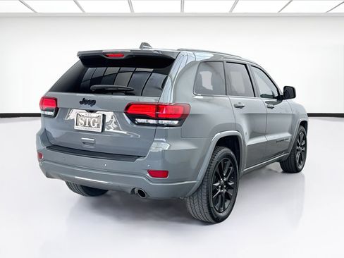 Used 2019 Jeep Grand Cherokee Altitude RWD image 4
