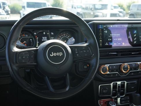 Used 2024 Jeep Gladiator Mojave w/ Convenience Group image 28