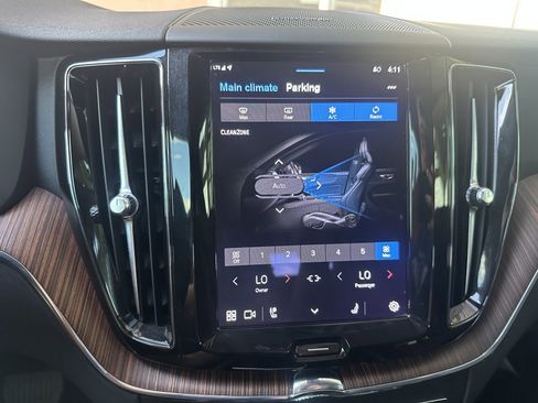 Used 2023 Volvo XC60 B5 Plus w/ Climate Package image 23