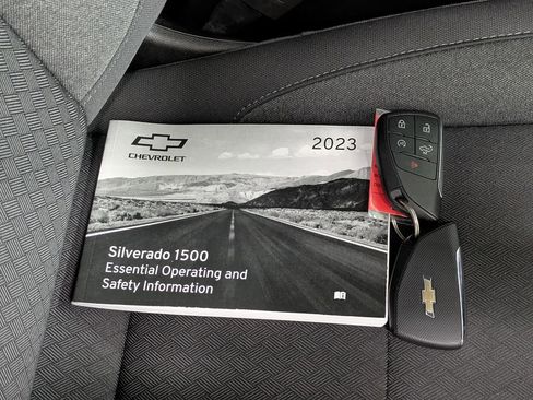 Used 2023 Chevrolet Silverado 1500 LT AWD/4WD image 15