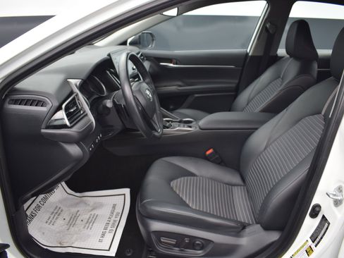 Used 2024 Toyota Camry SE w/ Cold Weather Package image 13