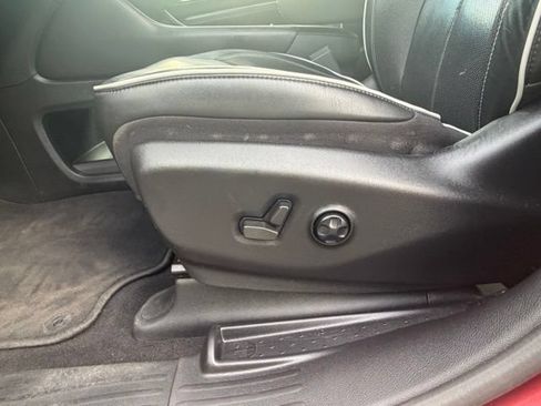 Used 2022 Chrysler Pacifica Limited w/ S Appearance Package FWD image 34