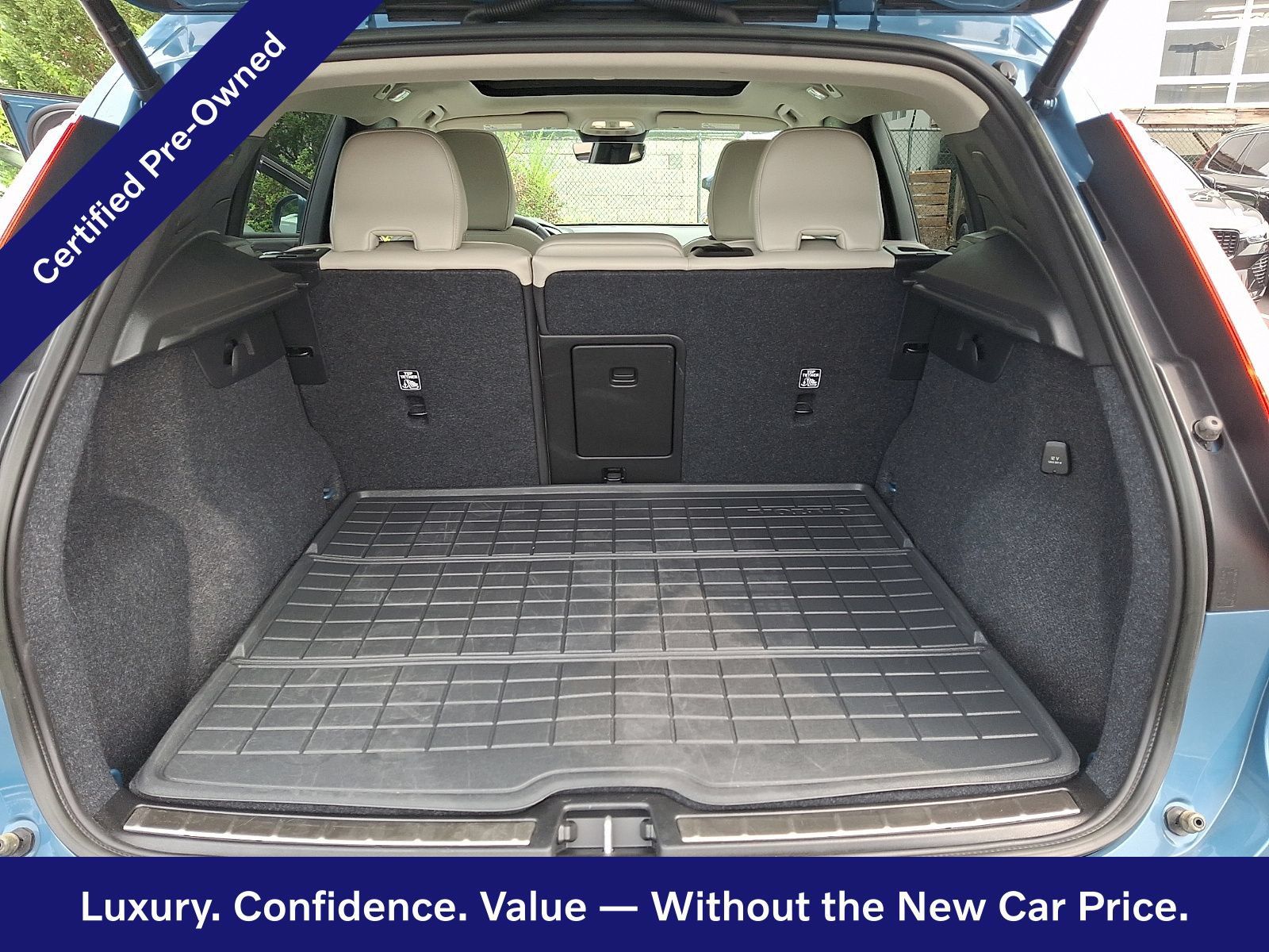 Certified 2023 Volvo XC40 B5 Plus w/ Climate Package AWD/4WD image 31