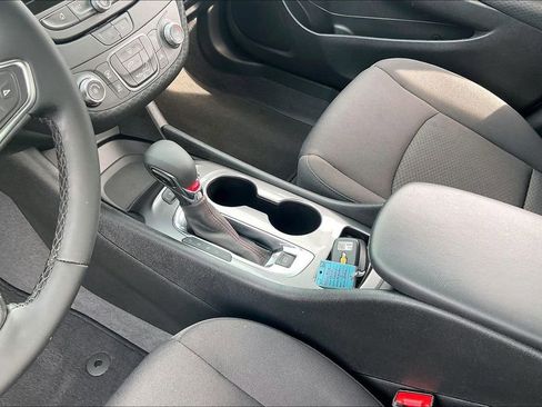 Used 2024 Chevrolet Malibu RS FWD image 16