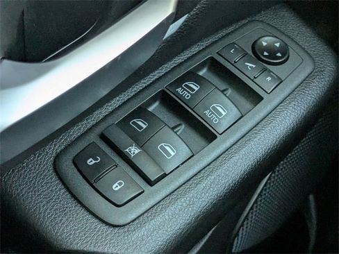 Used 2021 RAM 1500 Big Horn image 22