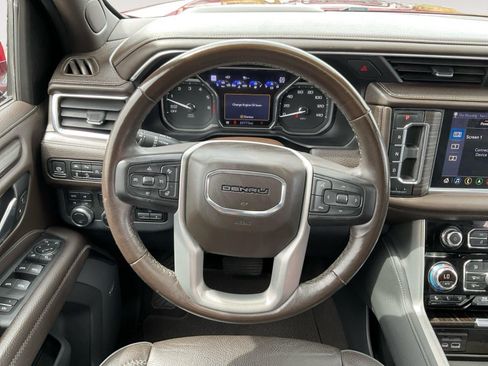 Used 2021 GMC Yukon XL Denali w/ Denali Ultimate Package AWD/4WD image 12