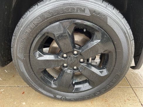 Certified 2019 Jeep Compass Latitude w/ Cold Weather Group image 8